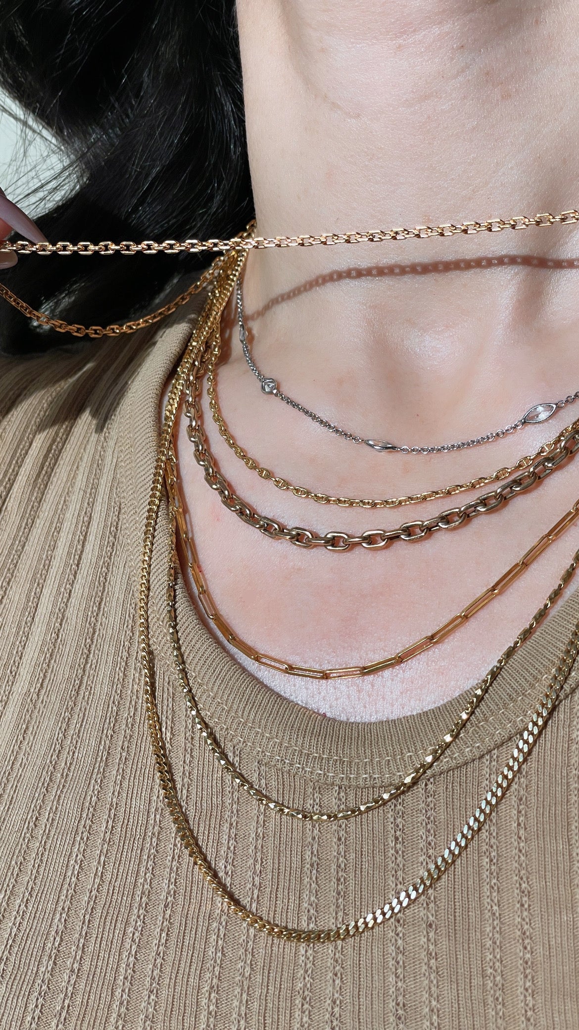 Vintage yellow 18K gold solid curb link chain, 23 and 5/8 inch