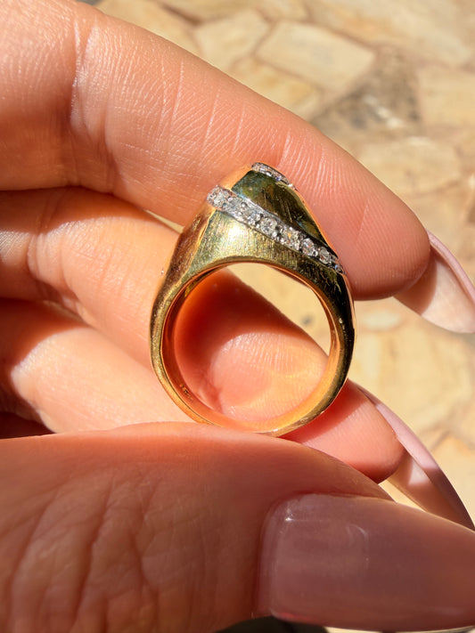 Vintage 18K approx .21ctw diamond swirl dome ring, size 6