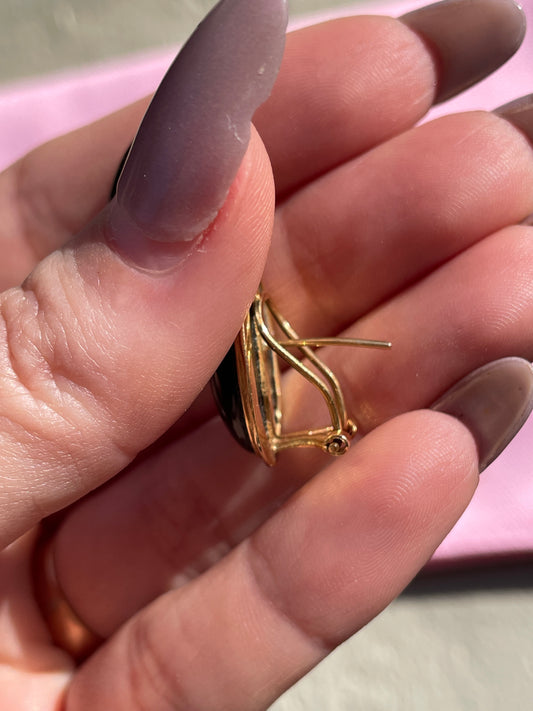 Vintage yellow 14K and onyx omega back earrings
