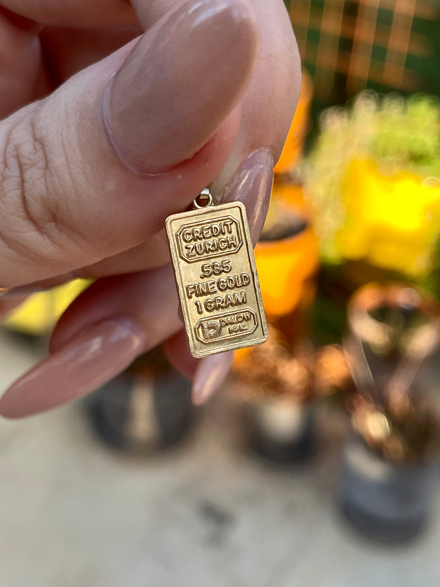 Vintage yellow 14K gold bar charm