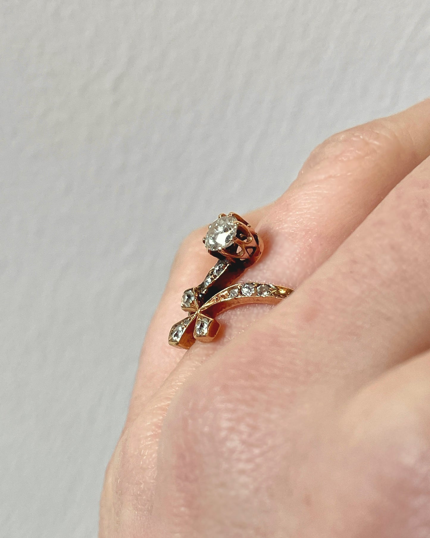 Antique yellow 14K approx .7 ctw OEC and old cut diamond trefoil ring, size 6.75