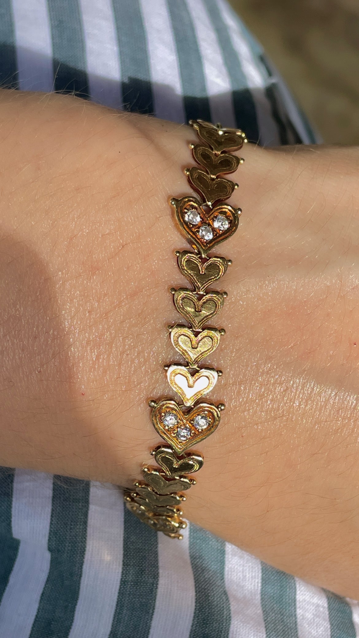 Vintage Yellow 14K approx .9 ctw diamond heart link bracelet, 7 and 7/8 inch
