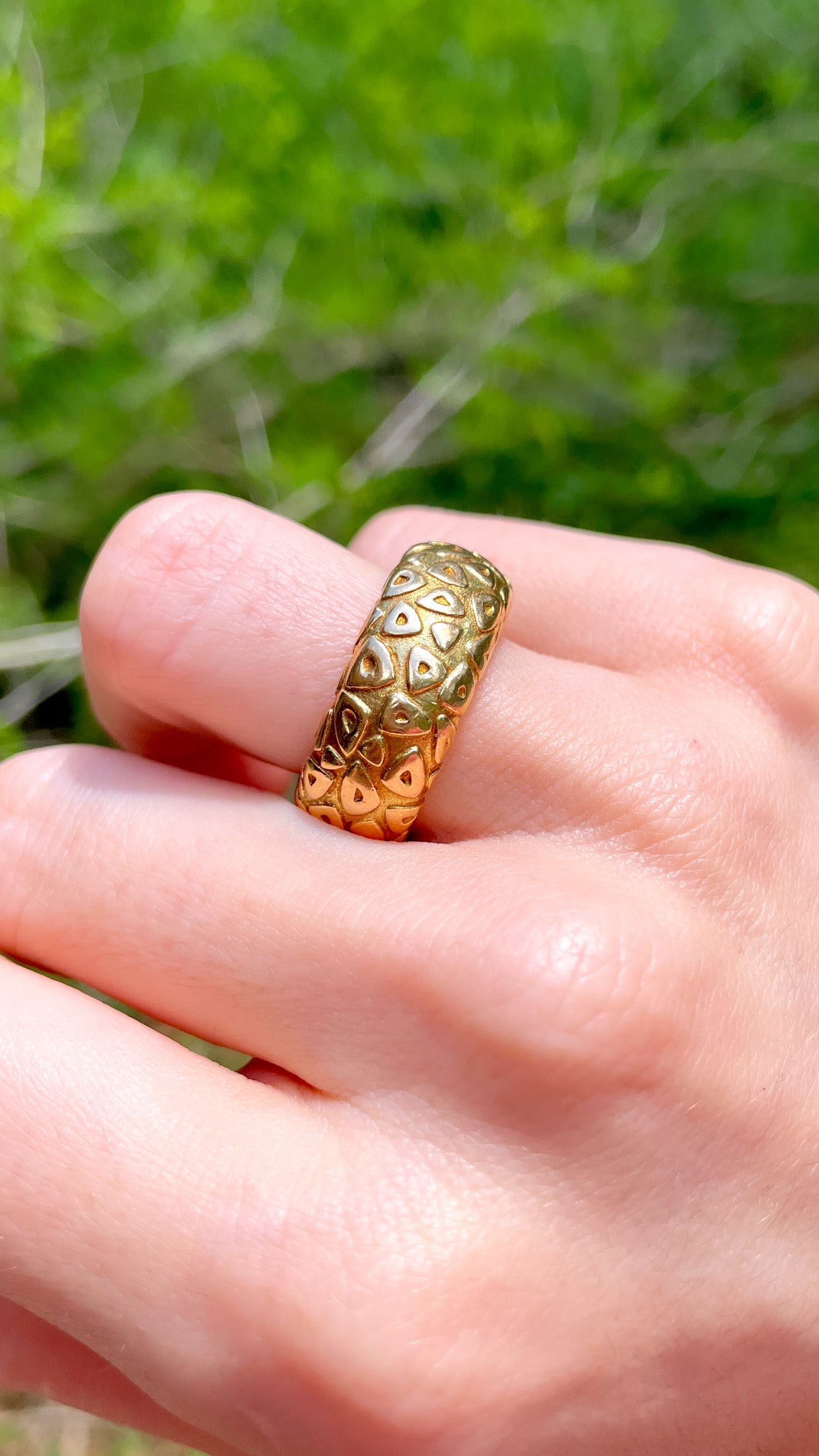 Vintage yellow 18K Chaumet Paris circa 1960s Carrouse wide donut band, size 6.25