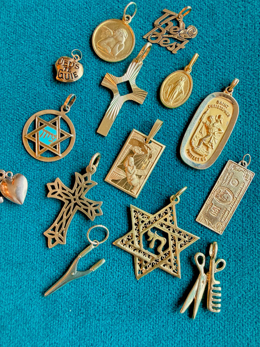 Vintage yellow 18K Unoaerre Baptism medal tag pendant