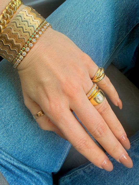 Vintage 18K UnoAerre chevron pattern wide bracelet
