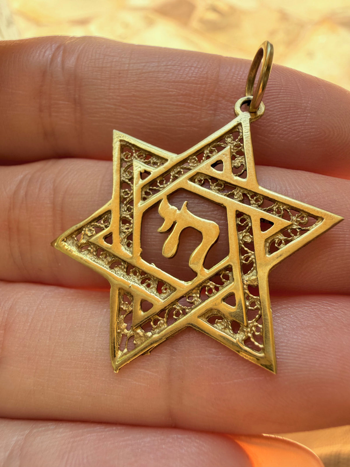 Vintage yellow 14K gold filigree detail Star of David pendant