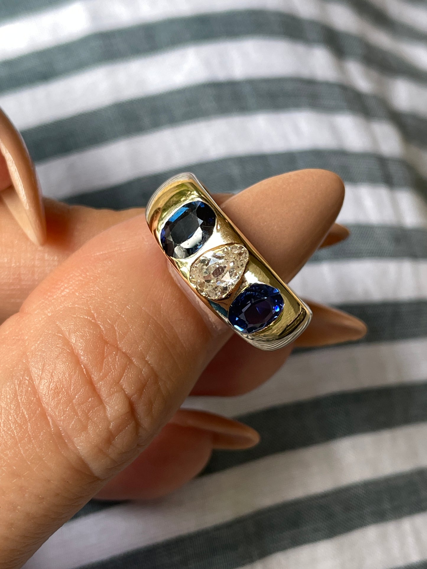 Antique yellow 14K approx .3 ctw old mine pear cut diamond and 1 ctw sapphire 3 stone ring, size 6.75
