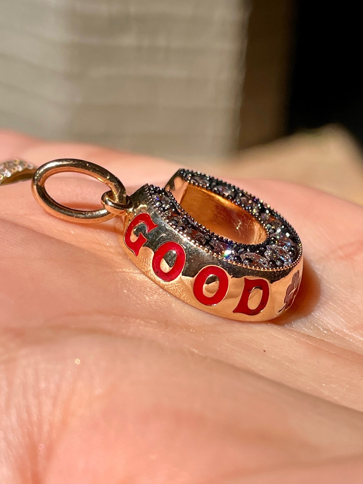 3GOG Original Good Luck Horseshoe Milgrain Pendant