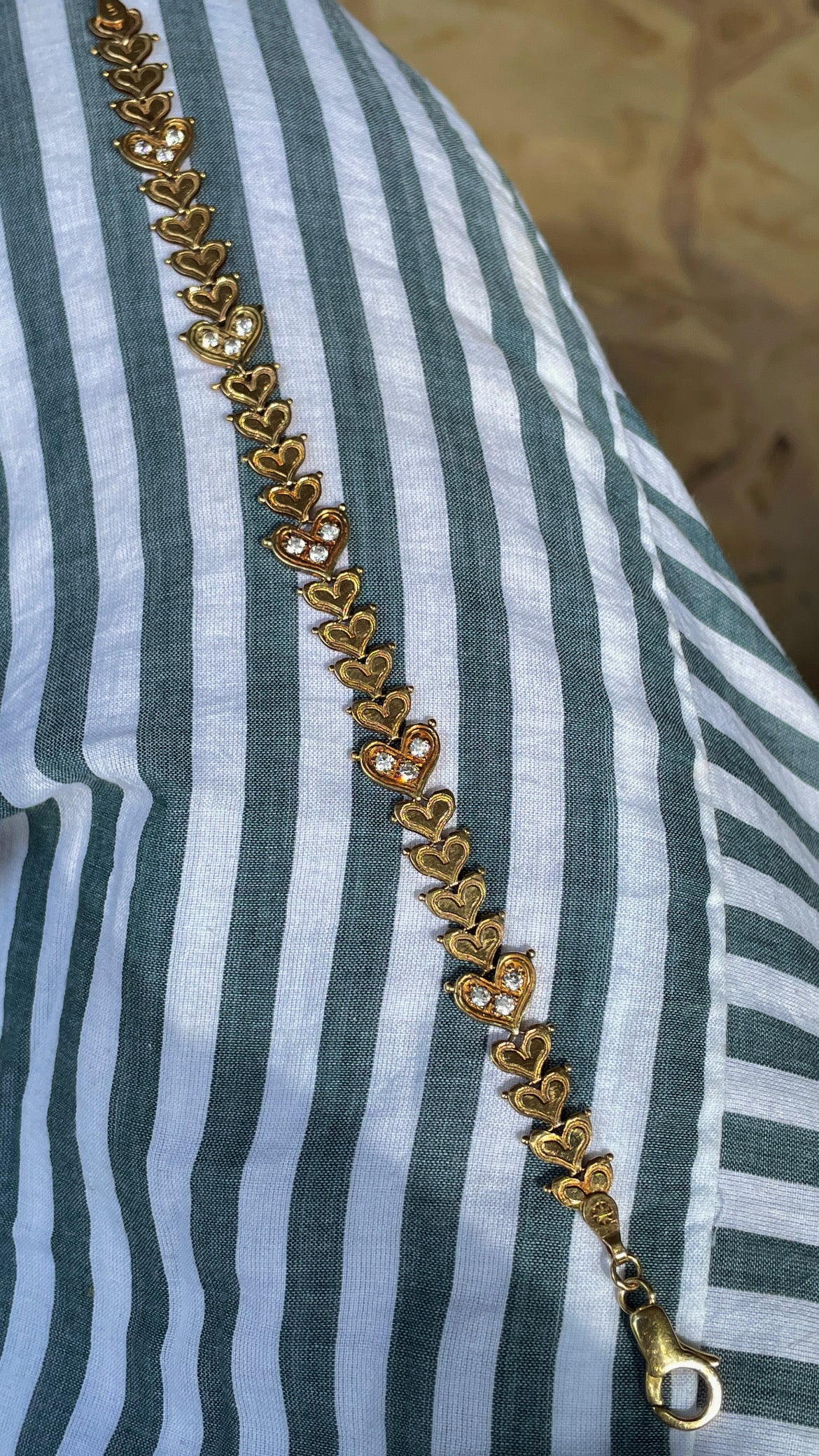 Vintage Yellow 14K approx .9 ctw diamond heart link bracelet, 7 and 7/8 inch