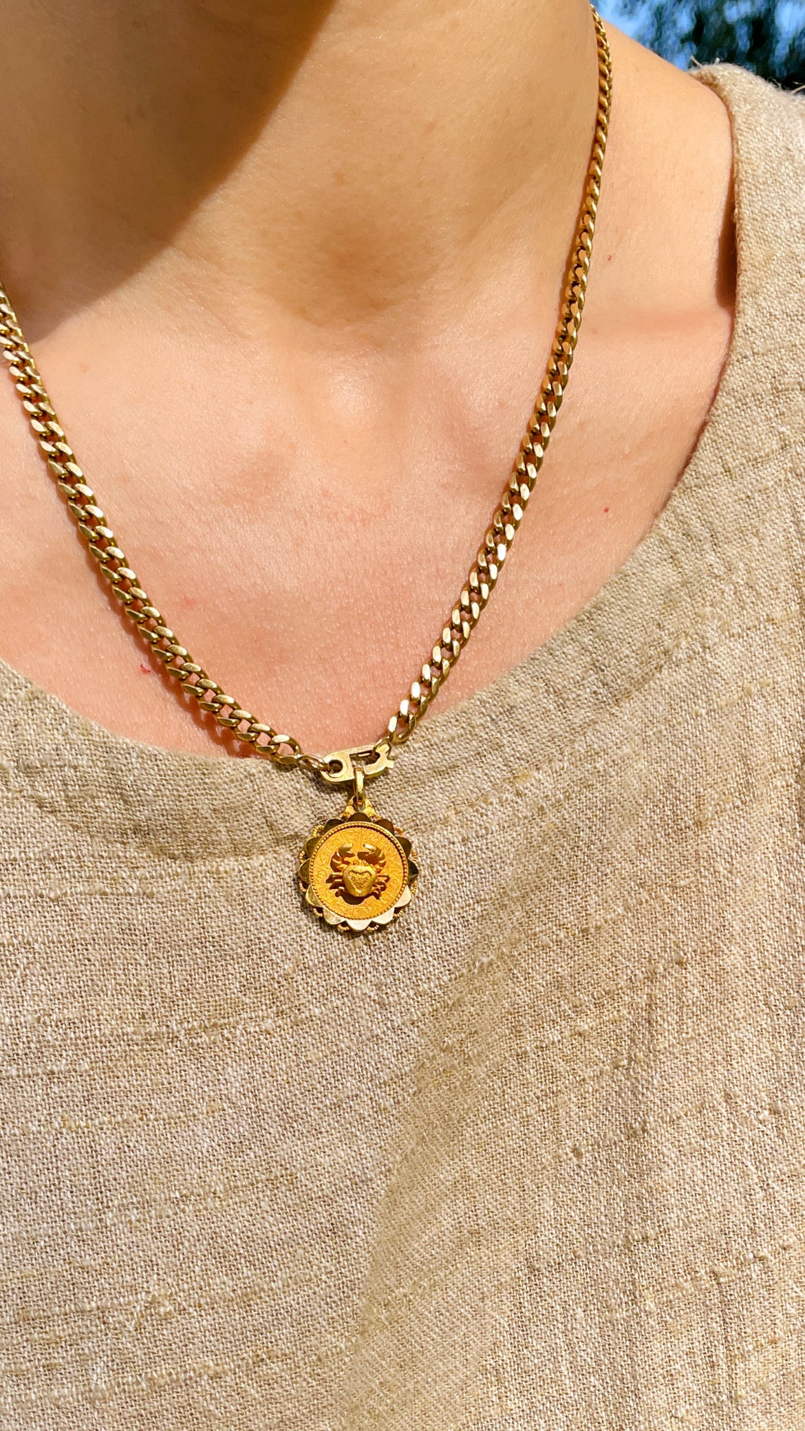 Vintage yellow 18K gold Augis Cancer crab pendant