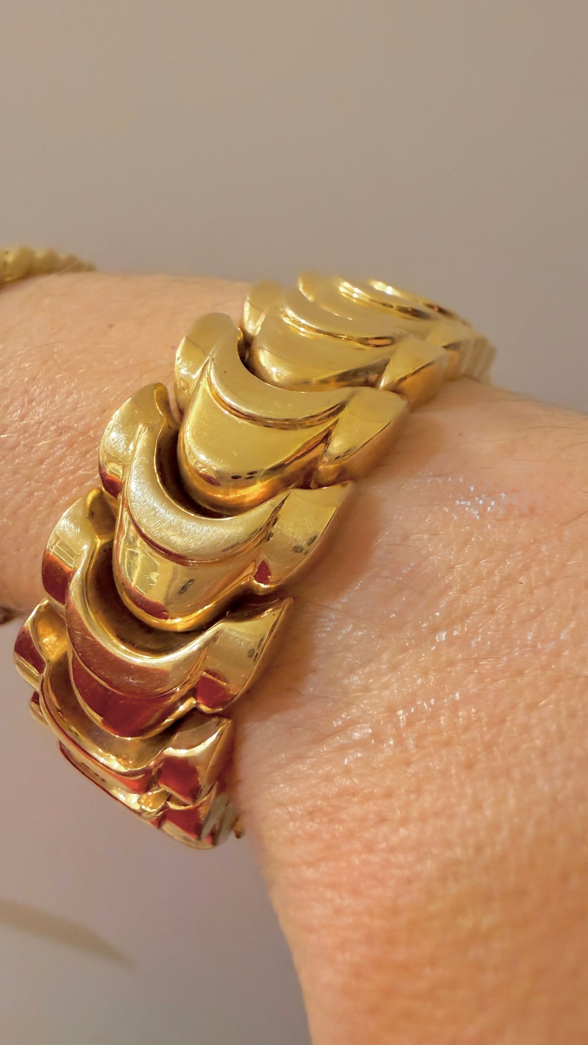 Vintage yellow 14K crescent moon link bracelet, 6.5 inch fit