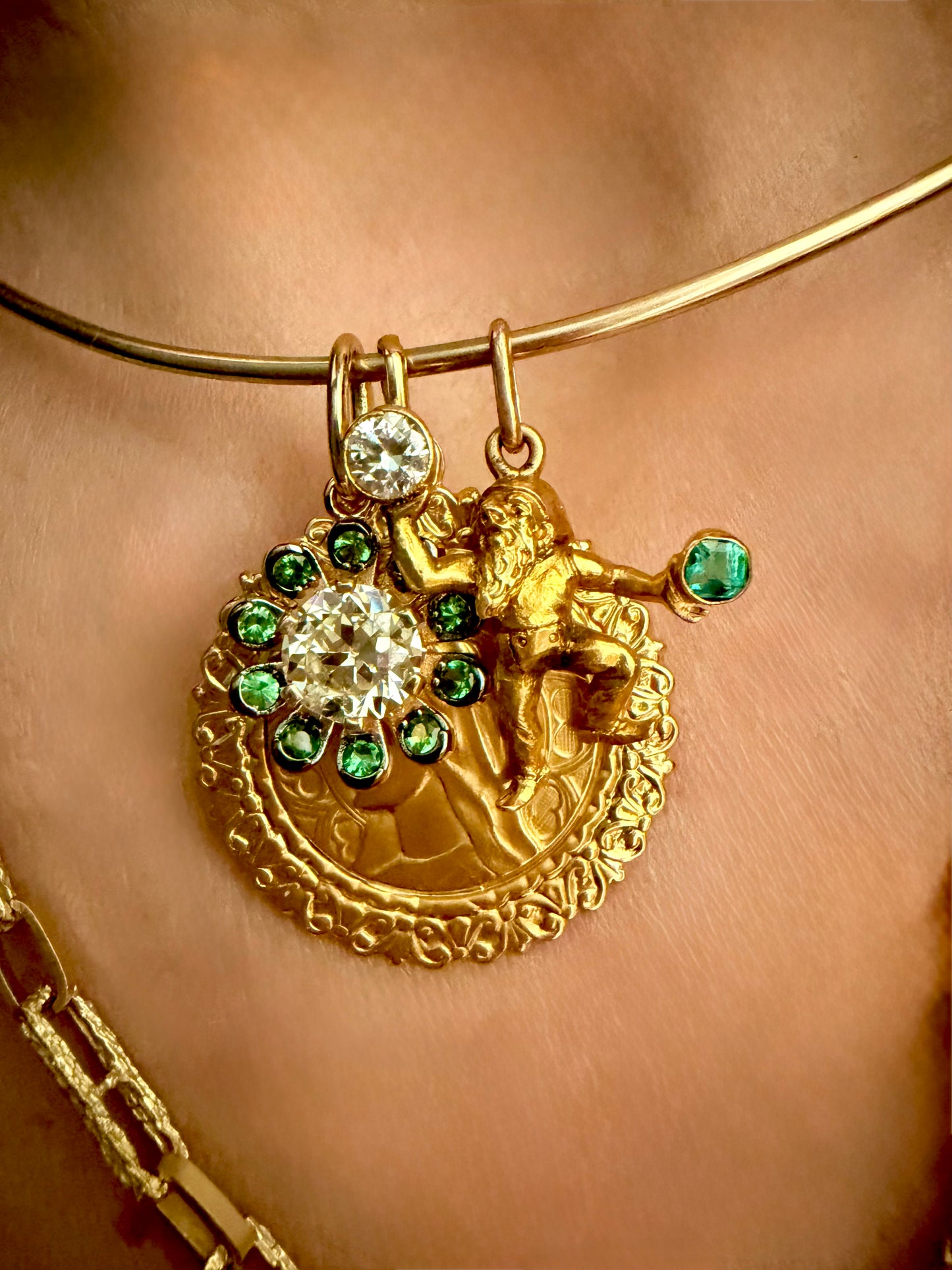 Vintage yellow 14K torque collar necklace, 15 inch