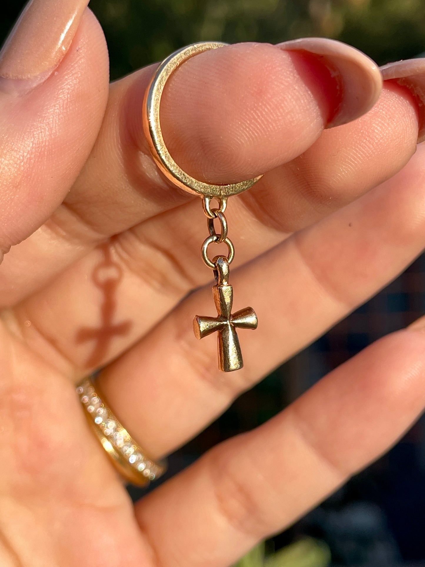 Vintage yellow 14K cross charm ring, size 3.5