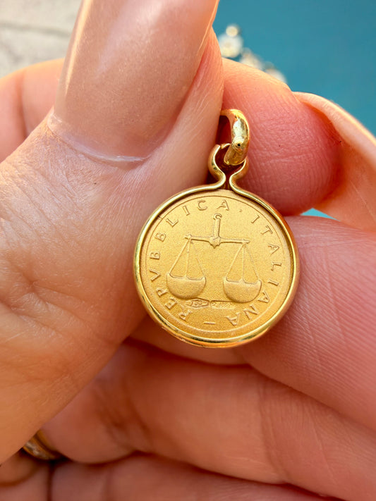 Vintage yellow 18K gold Italian 1 Lire coin charm