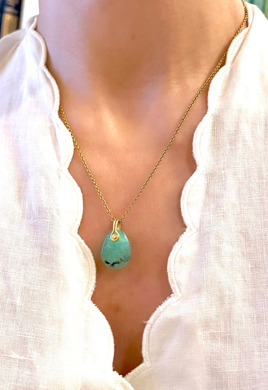 Vintage yellow 18K aquamarine pebble charm with diamond