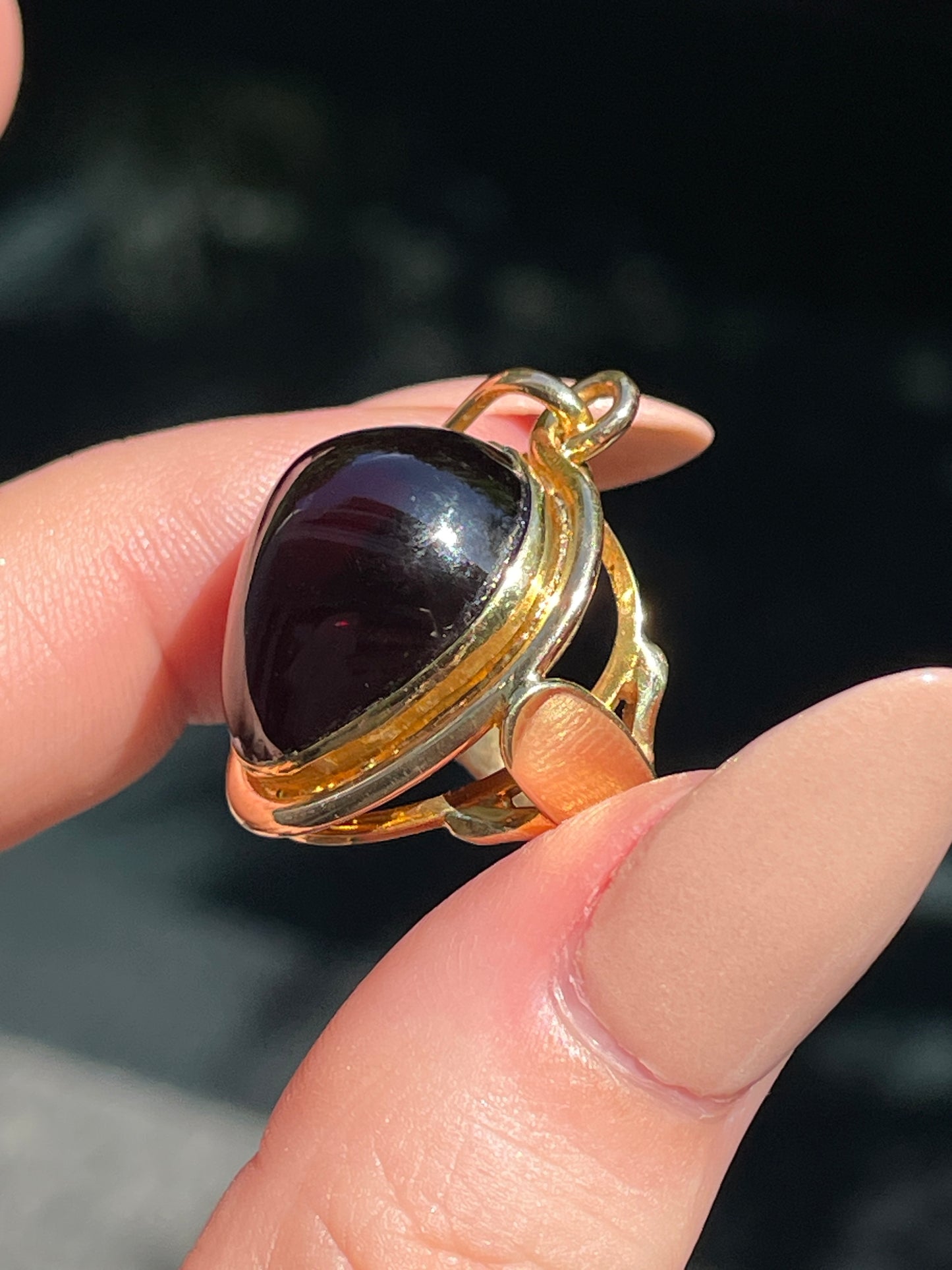 Antique yellow 14K garnet glass back locket ring, size 6.75