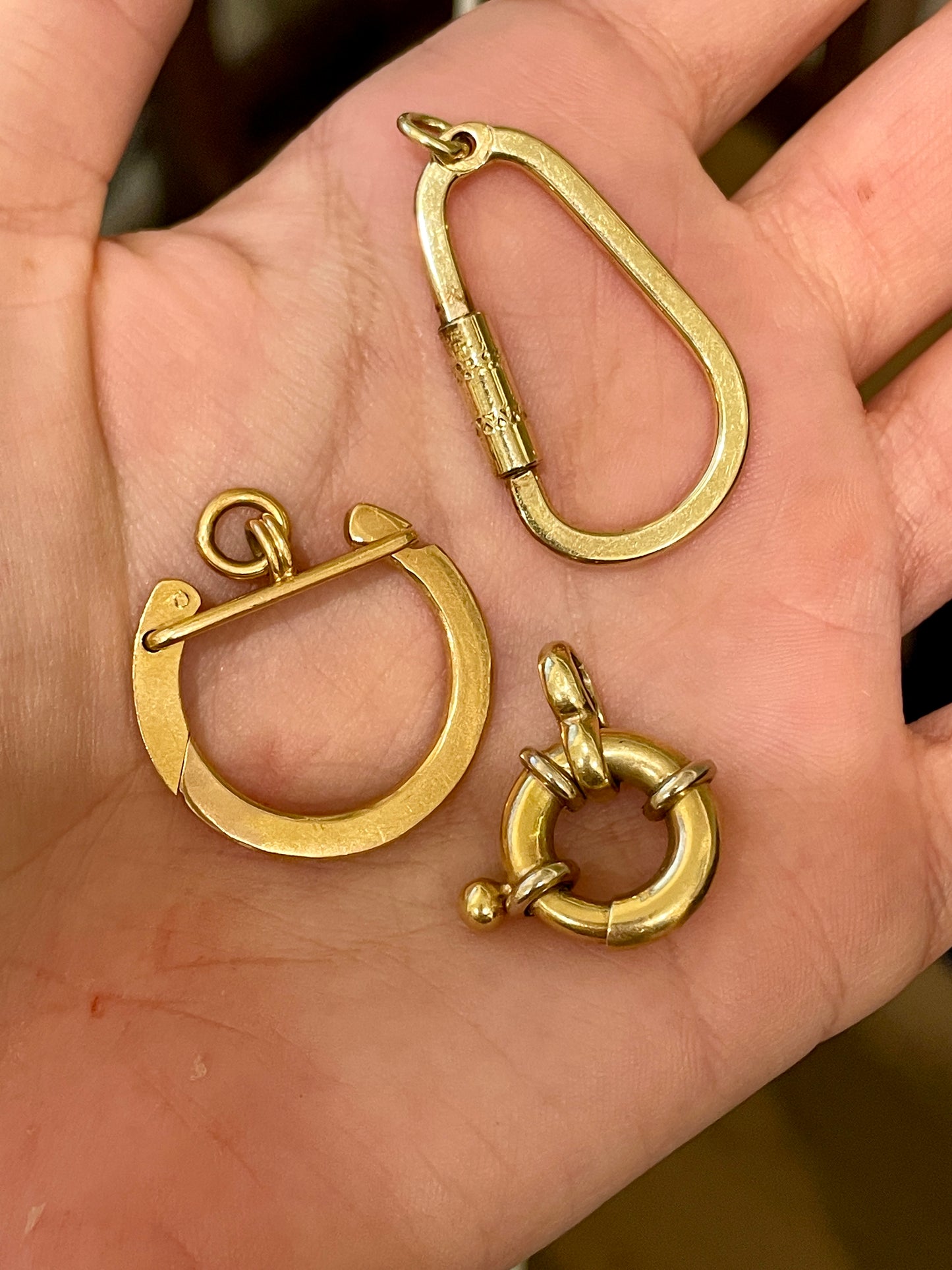 Vintage yellow 14K gold oblong carabiner, 1.5 inch long