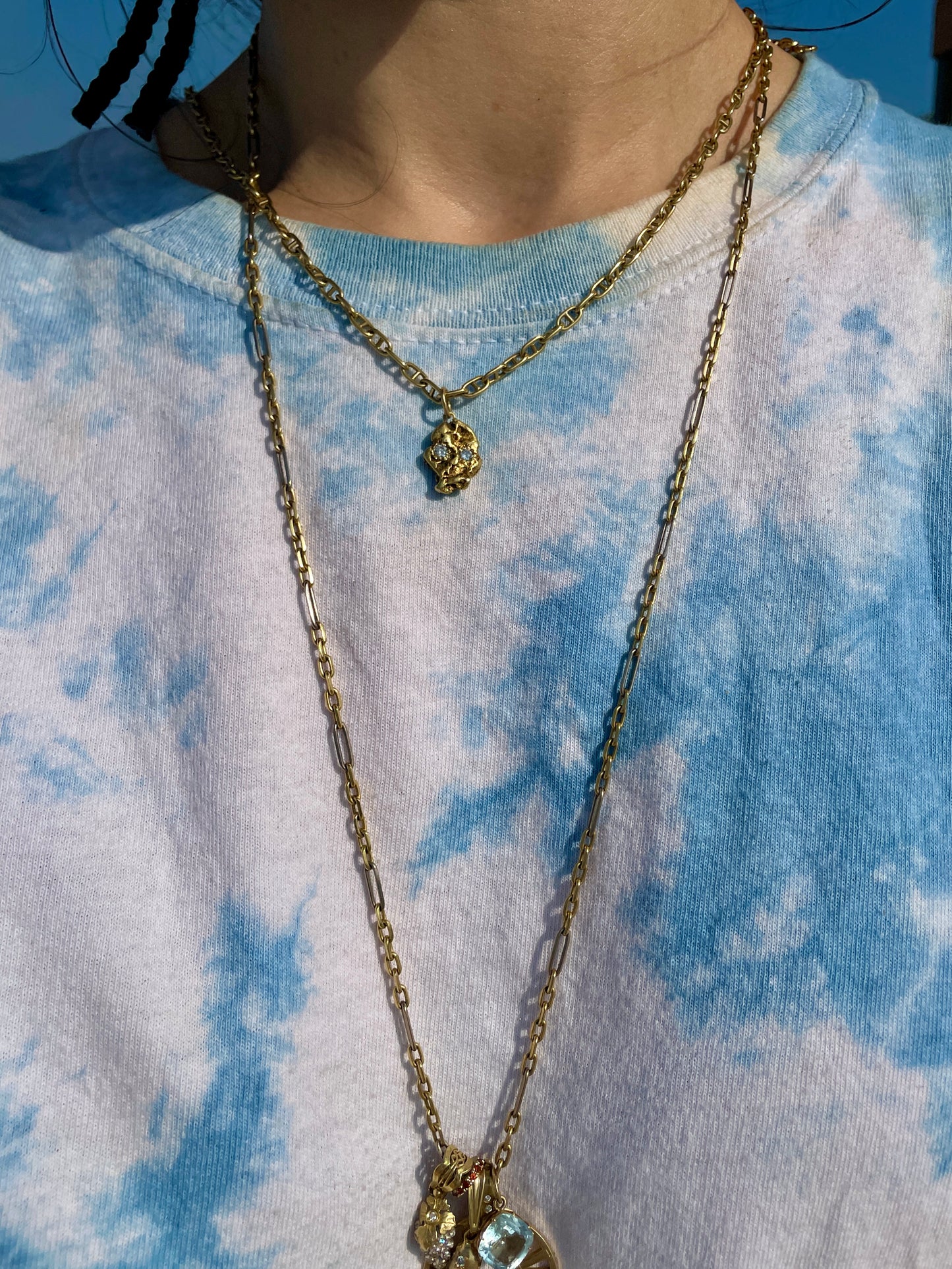Vintage yellow 18K to 24K gold nugget skull with .12 ctw diamonds charm