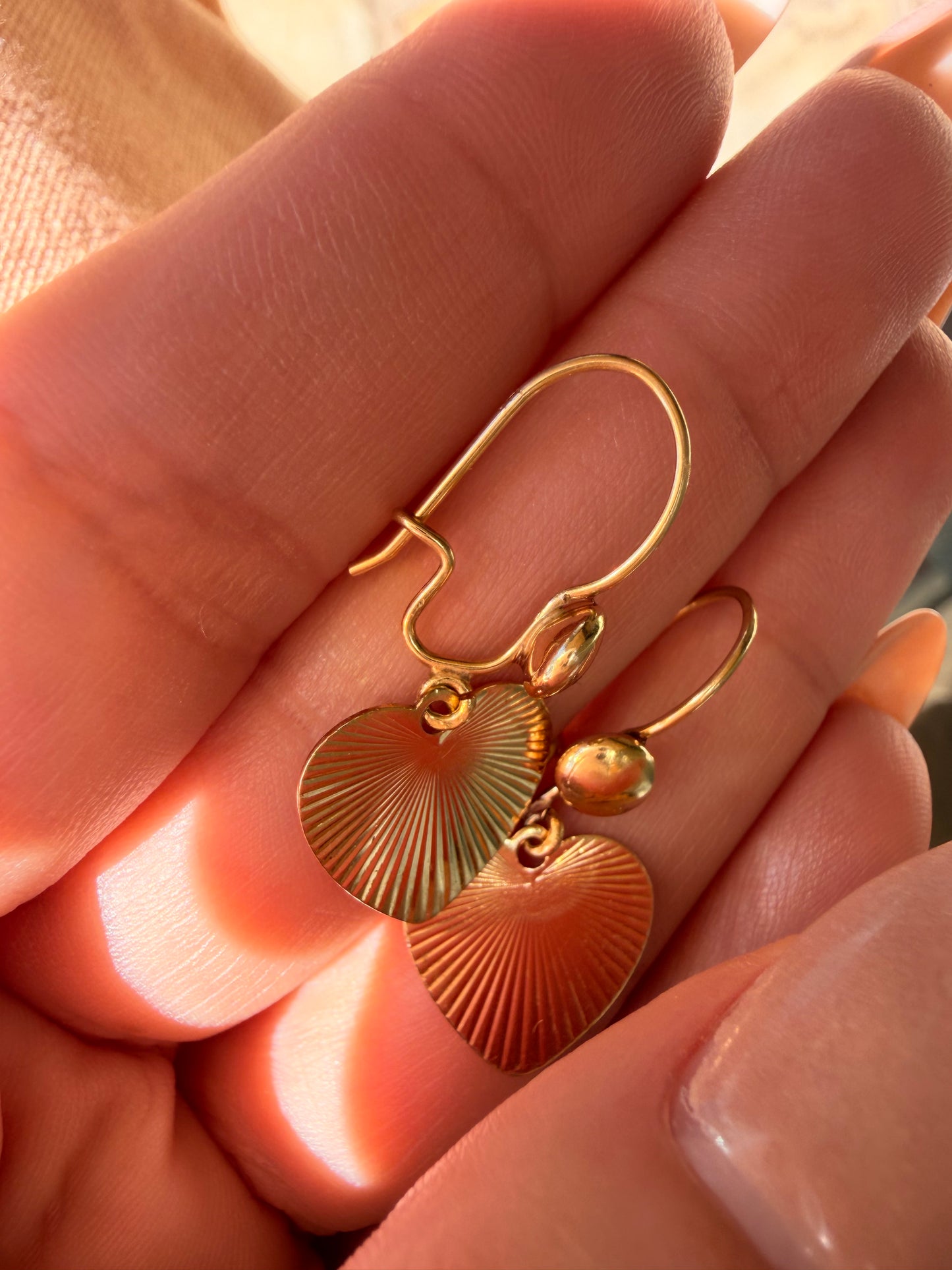 Vintage yellow 14K engine turned heart drop earrings