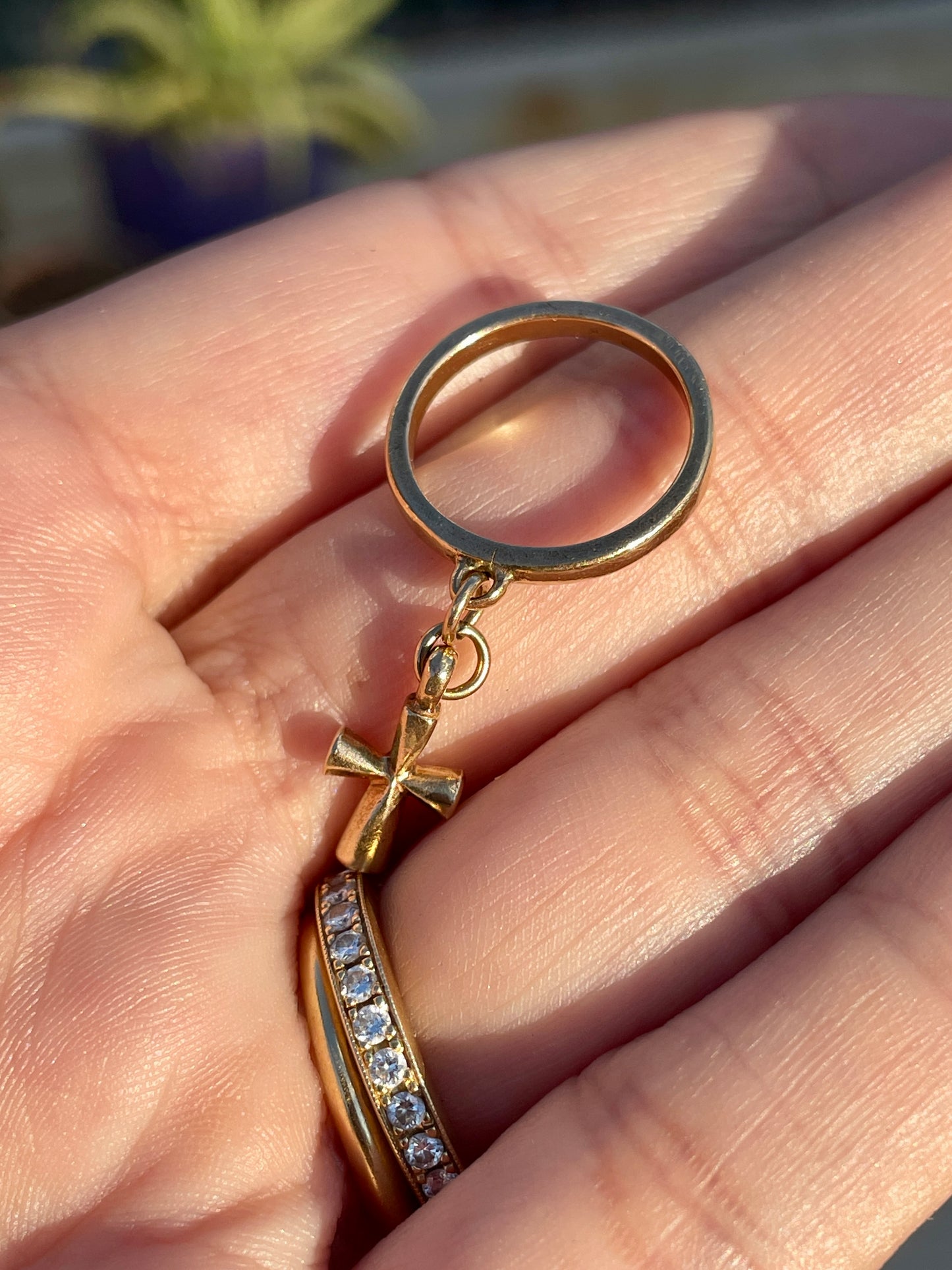 Vintage yellow 14K cross charm ring, size 3.5