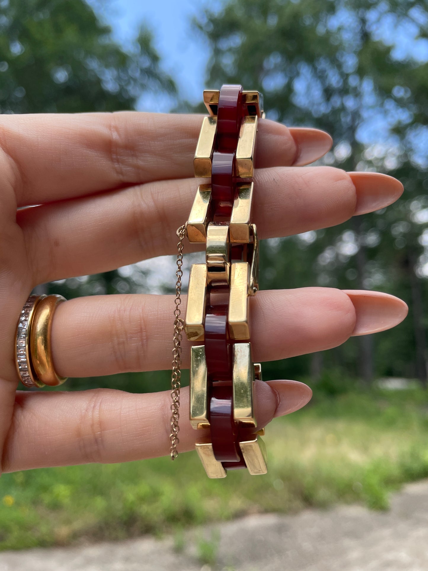 Vintage yellow 14K and carnelian angled link bracelet, 7.25 inch