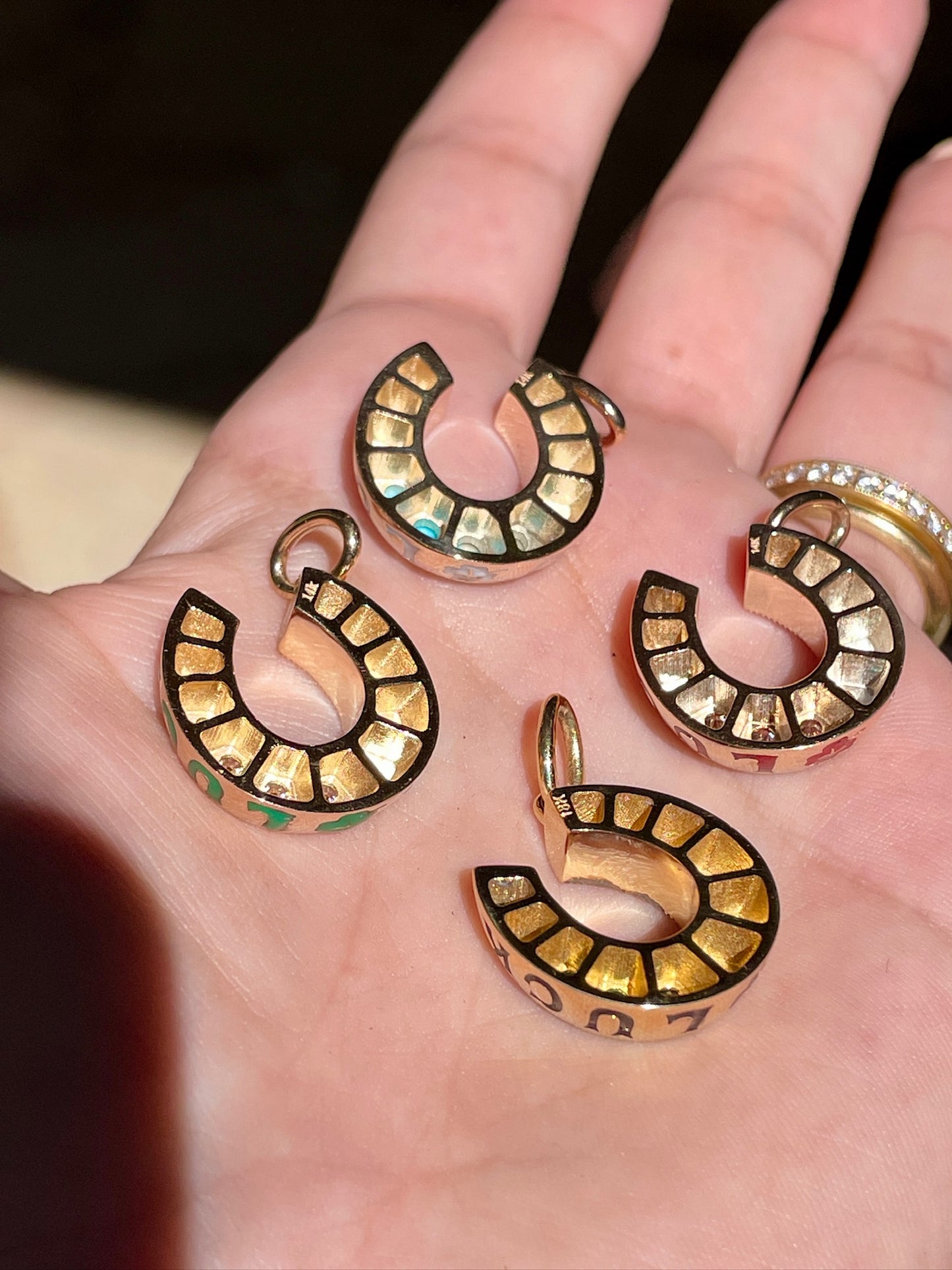 3GOG Original Good Luck Horseshoe Milgrain Pendant