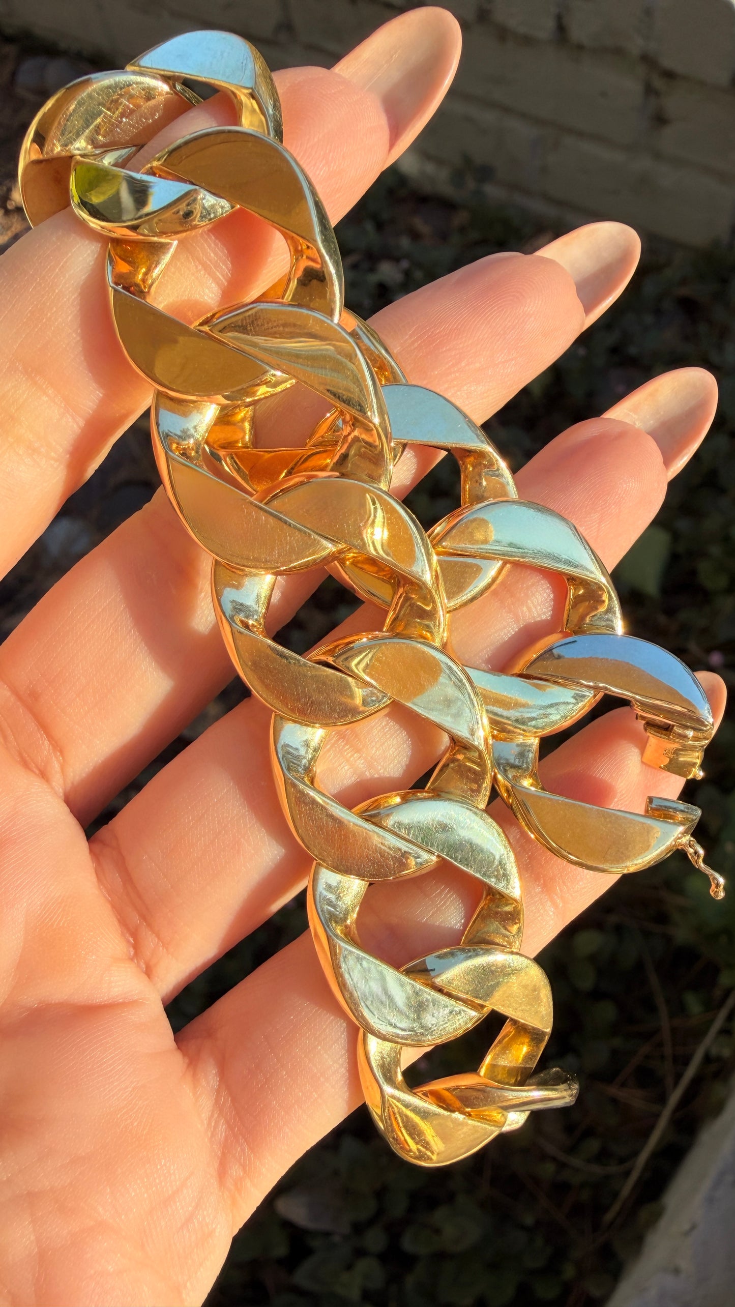 Vintage yellow 18K solid wide curb bracelet with continuous clasp, 8 inch (fits like 7.25 inch)