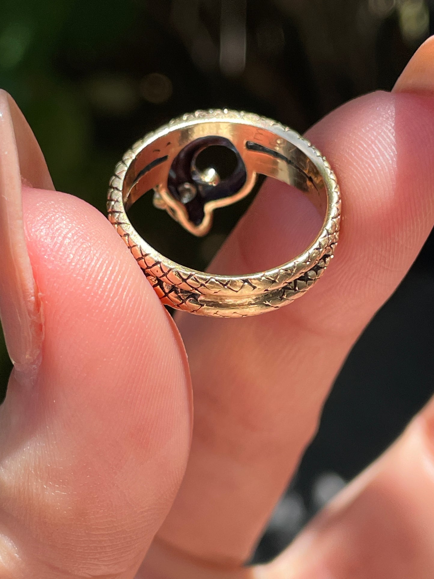 Vintage yellow 14K textured snake ring with .1 ctw diamond and emerald eyes, size 6