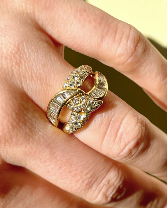 Vintage yellow 18K approx 1.98 ctw baguette and round diamond knot ring, size 5.75-6
