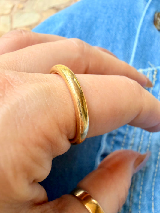 Vintage yellow 14K donut band, size 8.5-8.75