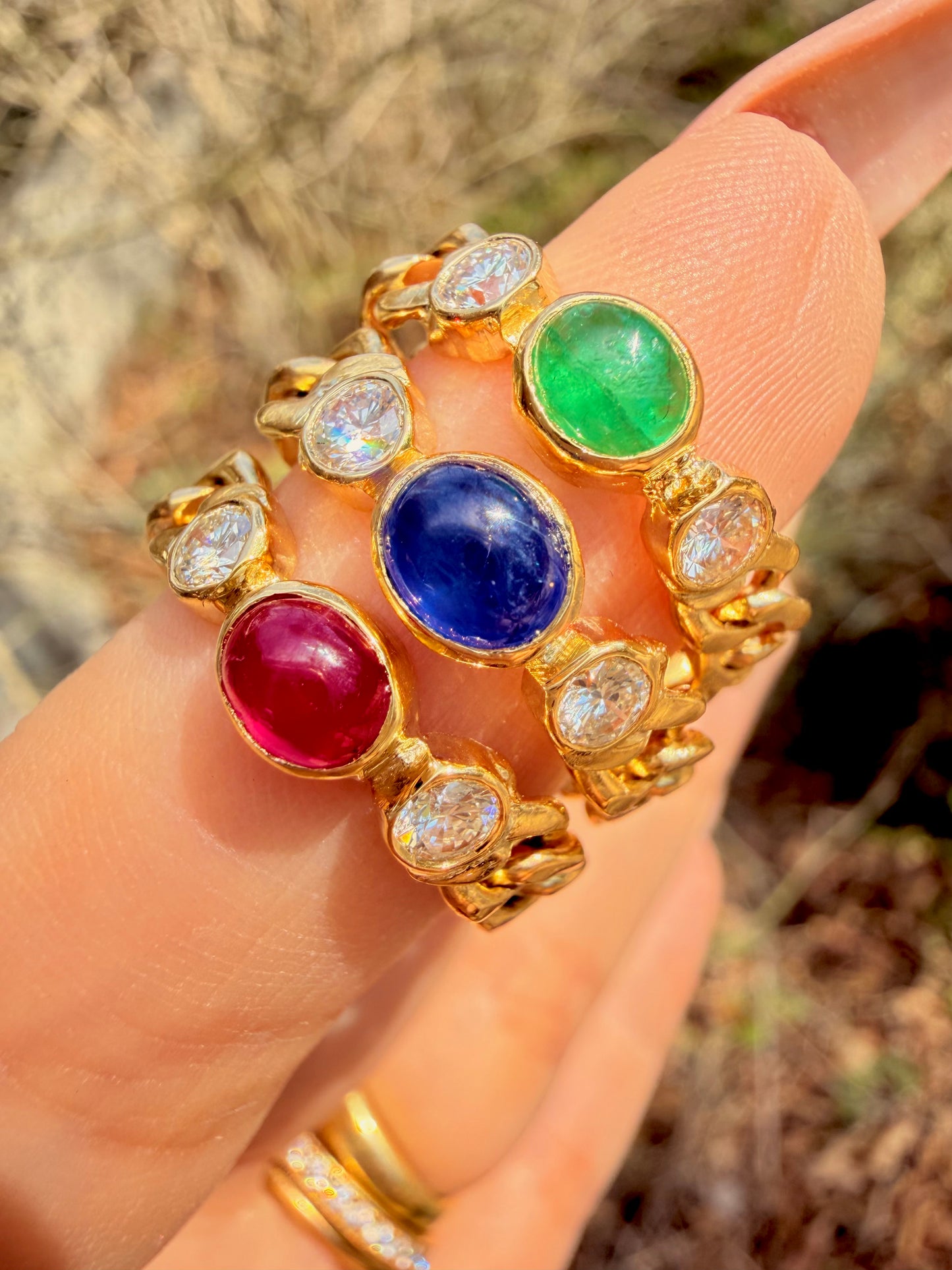 Vintage yellow 18K solid curb chain ring with .3ctw natural Sapphire cabochon and .3ctw diamonds