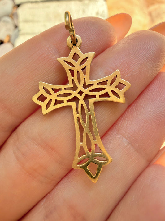 Vintage yellow 14K cross with ornate cutout detail pendant