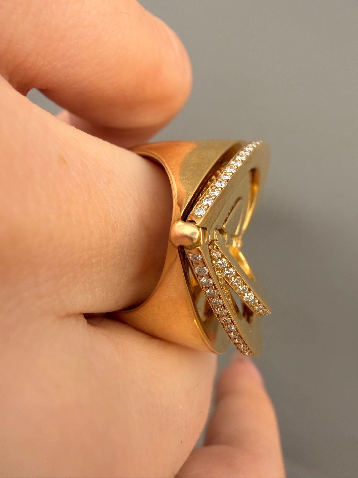 Cadar designer yellow 18K endless folding heart statement ring with diamonds, size 6/6.25