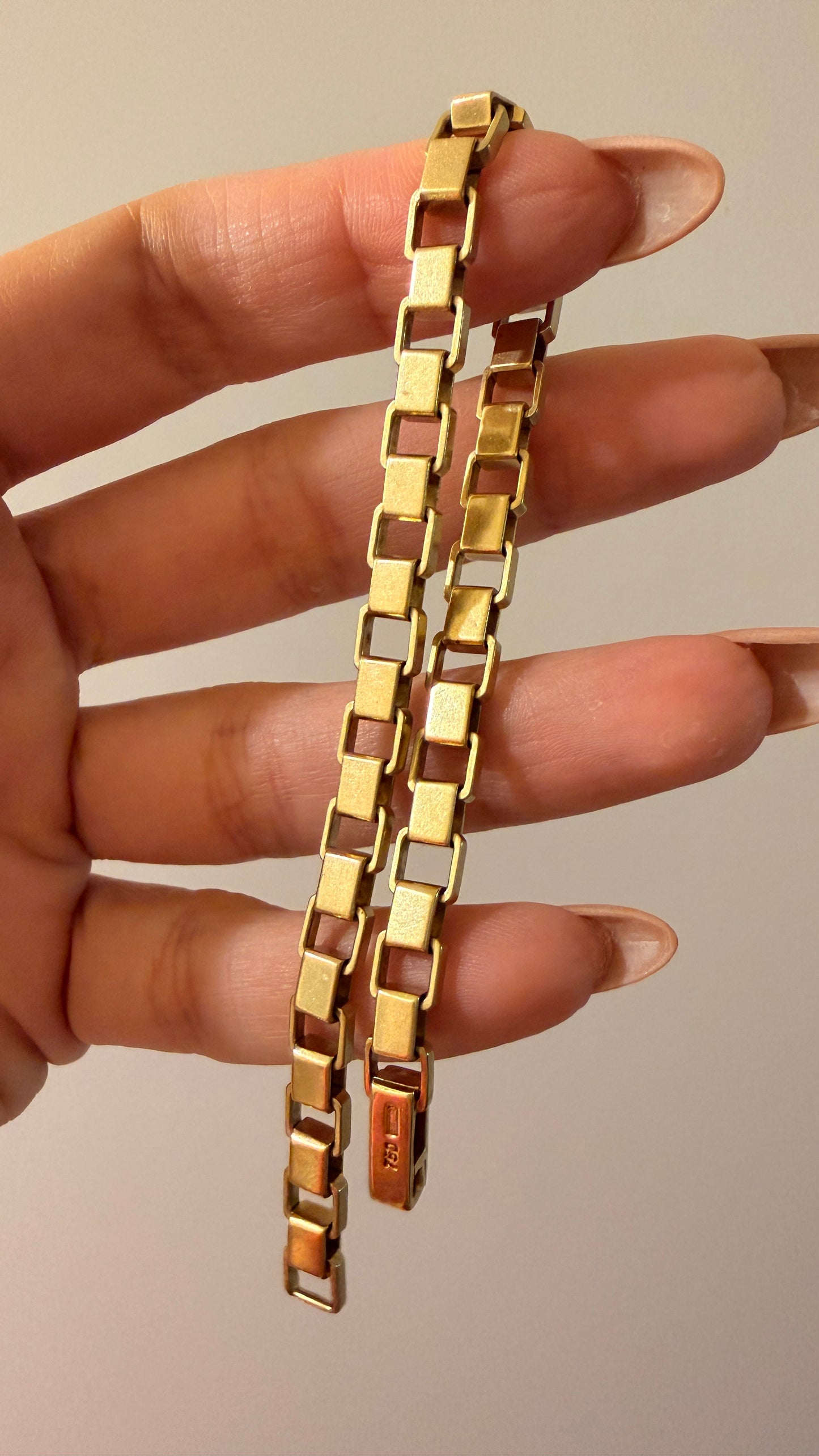 Vintage yellow 18K box link bracelet, 7.25 inch