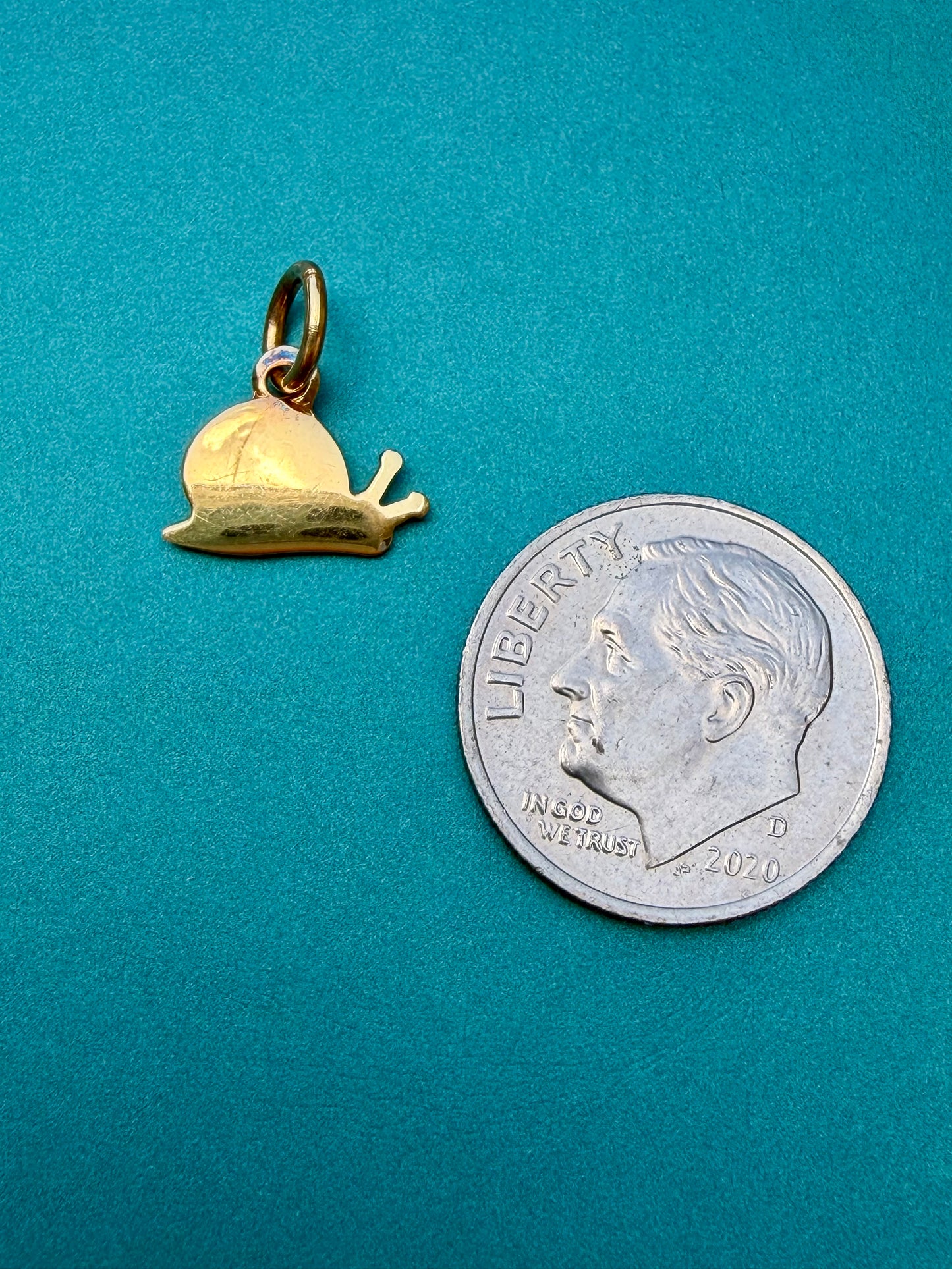 Vintage yellow 18K gold Pomellato snail charm