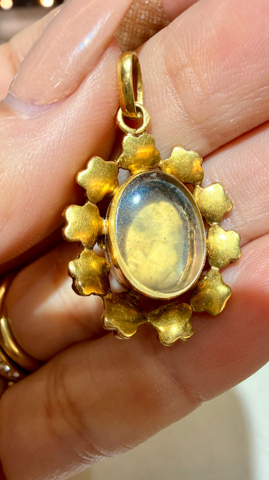 Antique yellow 18K French turquoise onyx and glass back locket