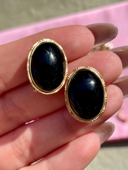 Vintage yellow 14K and onyx omega back earrings
