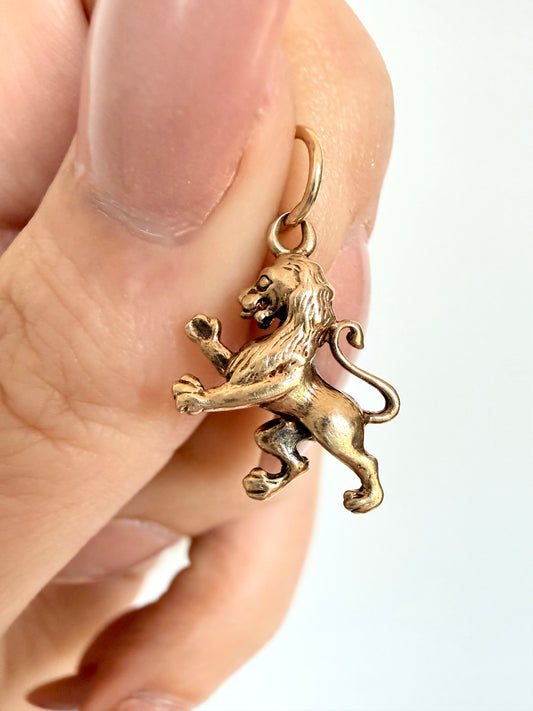 Vintage 9K/14K lion rampant charm