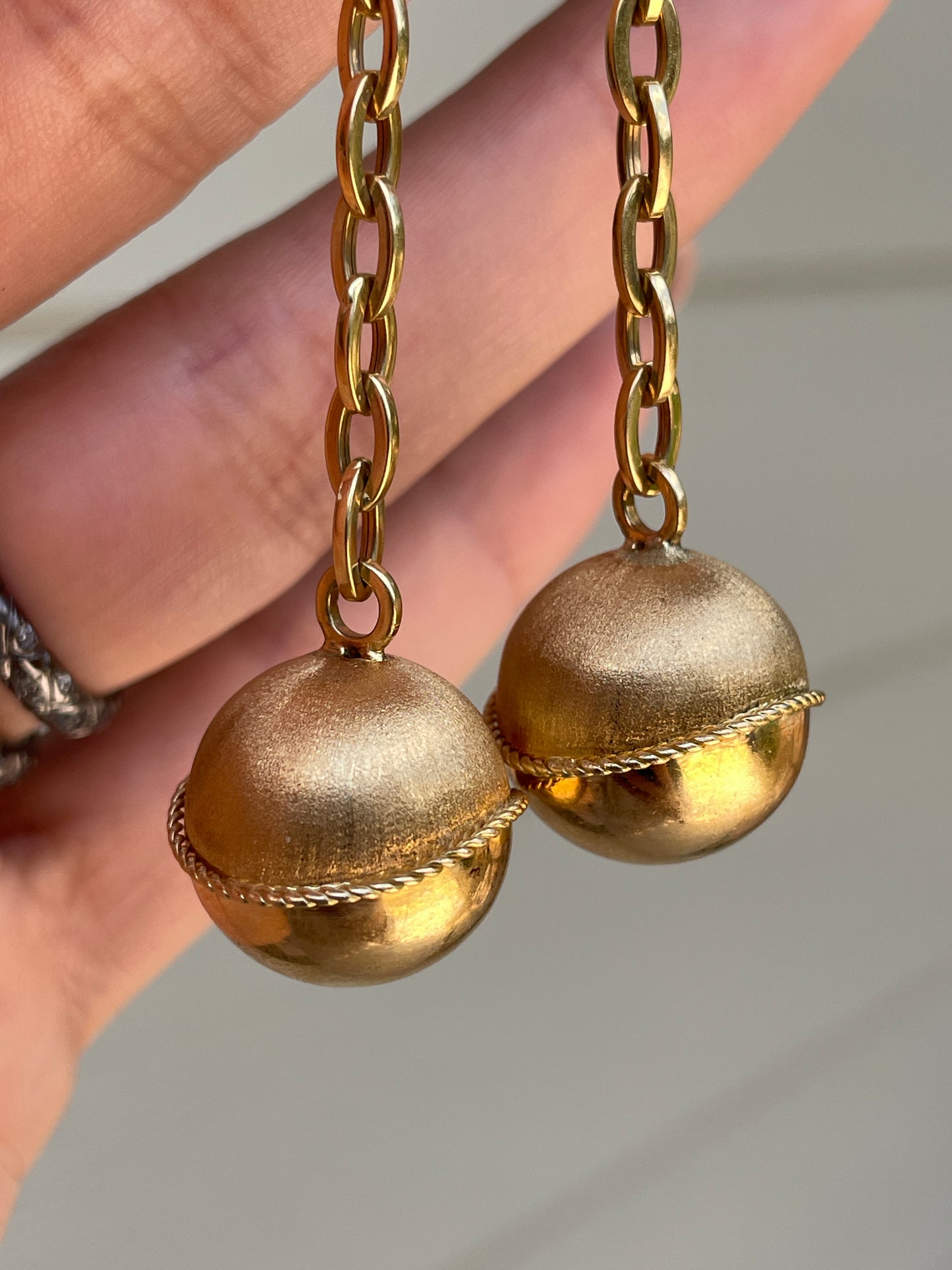 Vintage yellow 18K ball and chain post dangle earrings