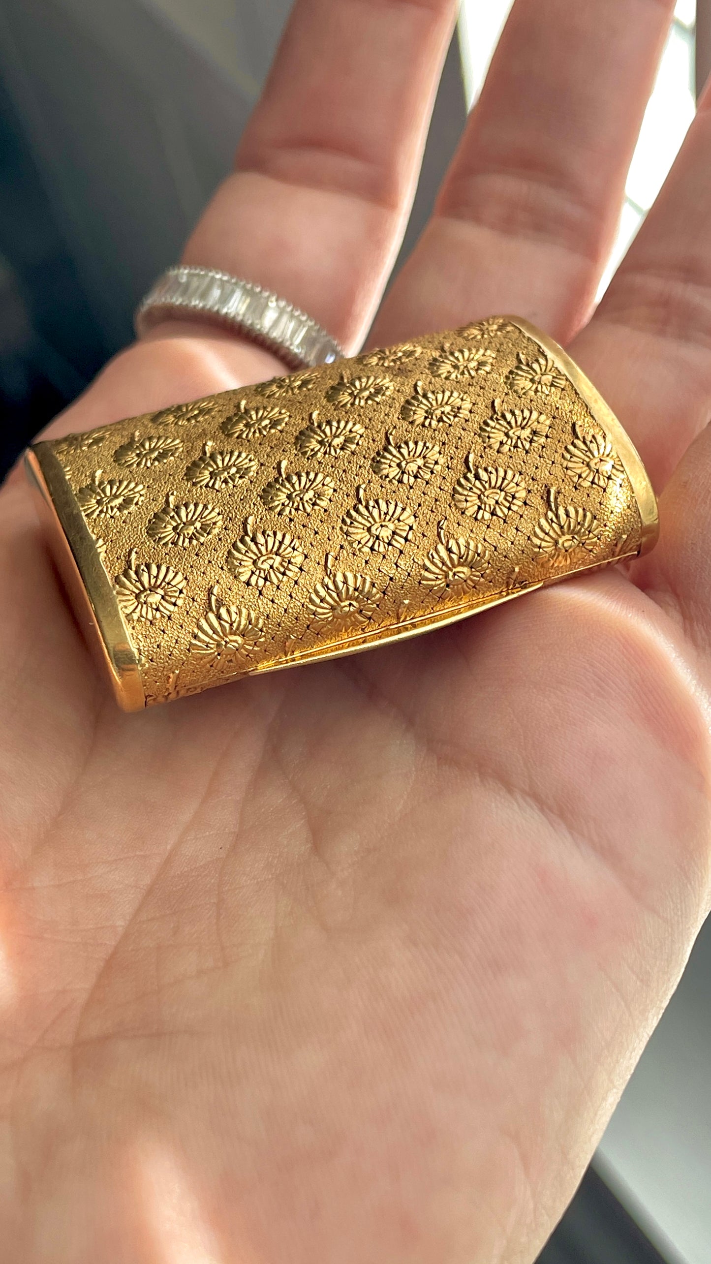 Vintage circa 1960s Boucheron yellow 18K floral pillbox