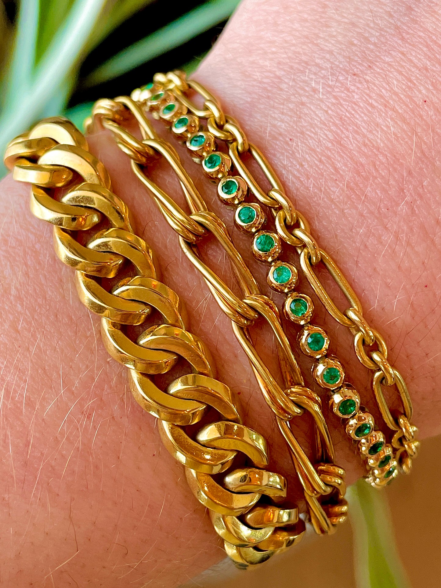 Vintage yellow 18K gold oval double link curb bracelet, 7 and 1/8 inch