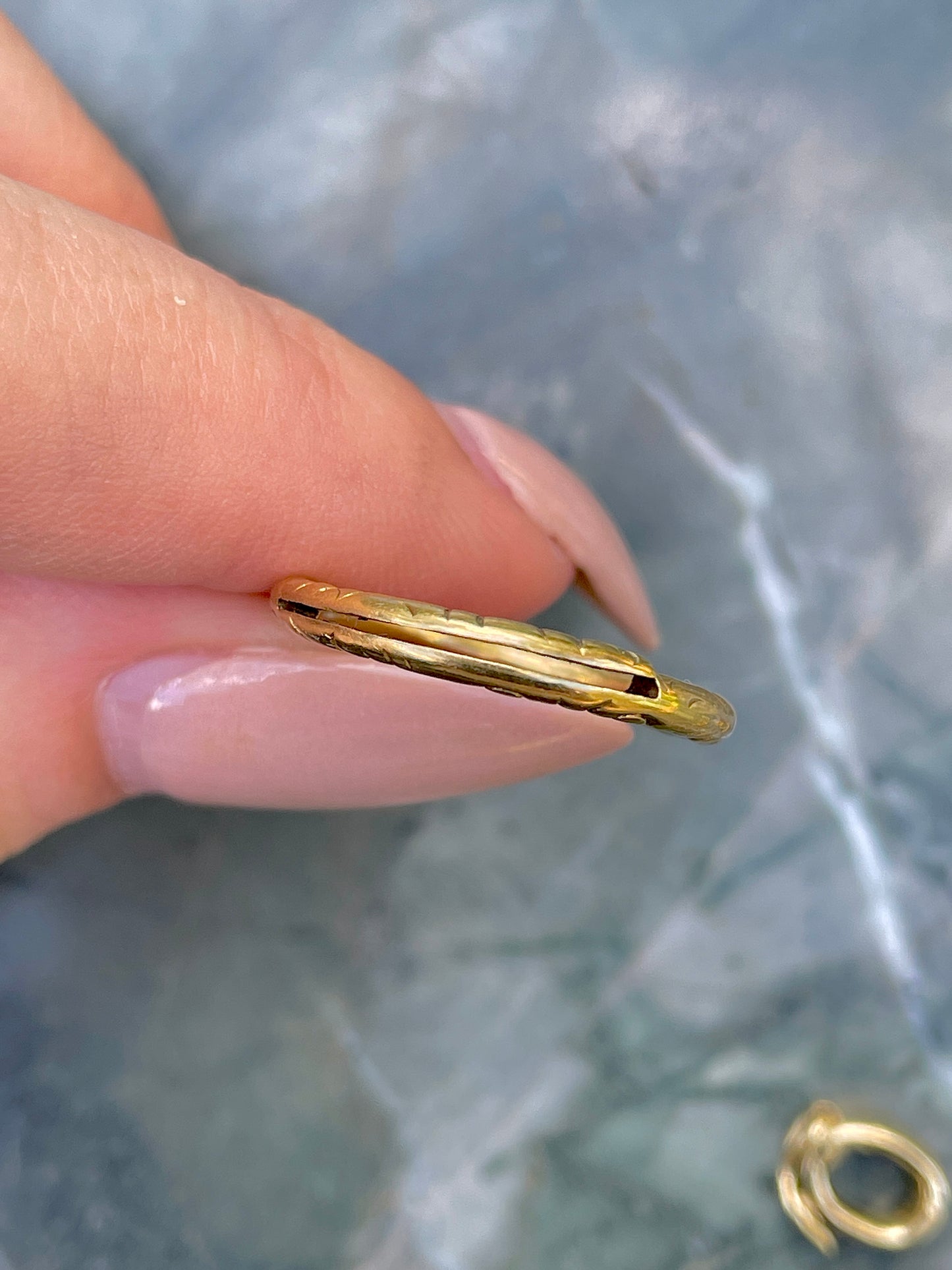 Antique yellow 15K split ring