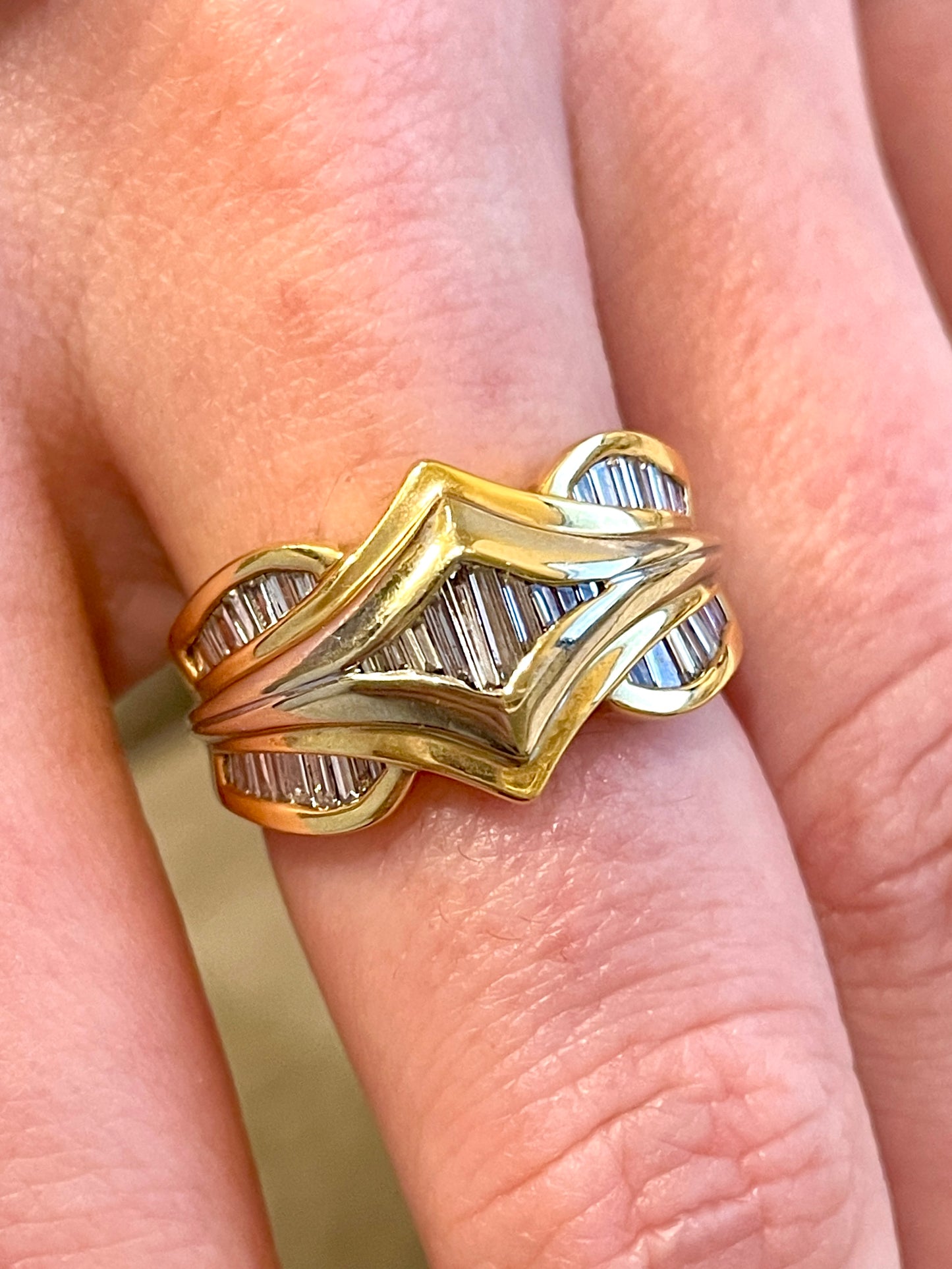 Vintage yellow 18K gold approx 1.6 ctw baguette diamond channel set ring, size 6.5-6.75