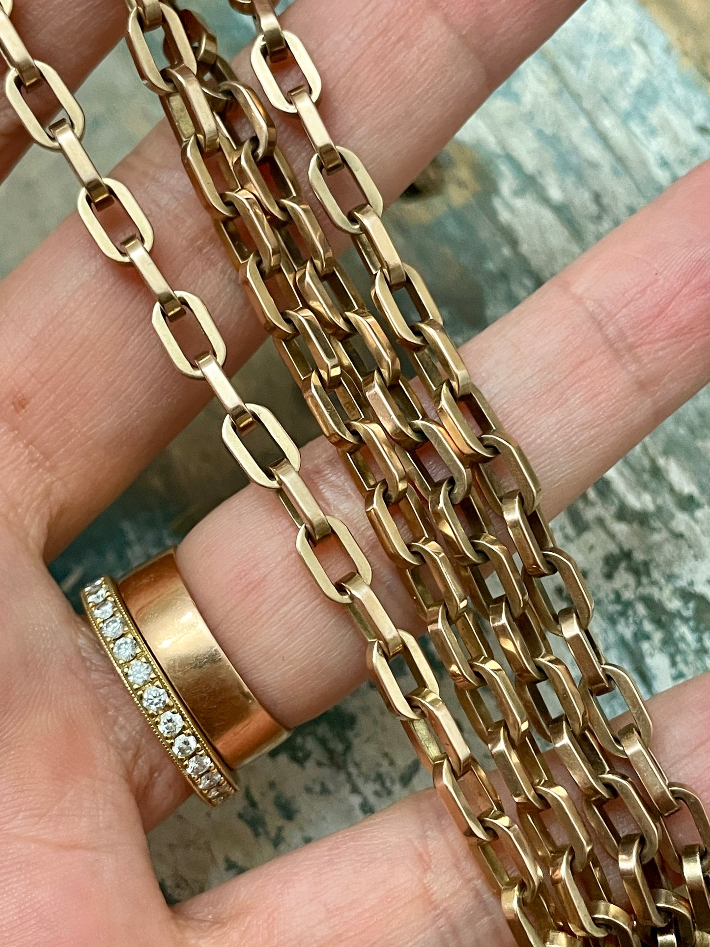 Antique rosy yellow 9K oval link chain