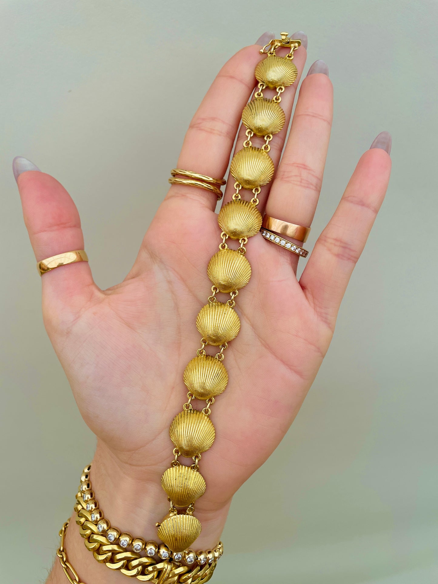 Vintage yellow 18K gold shell bracelet, 7.5 inch