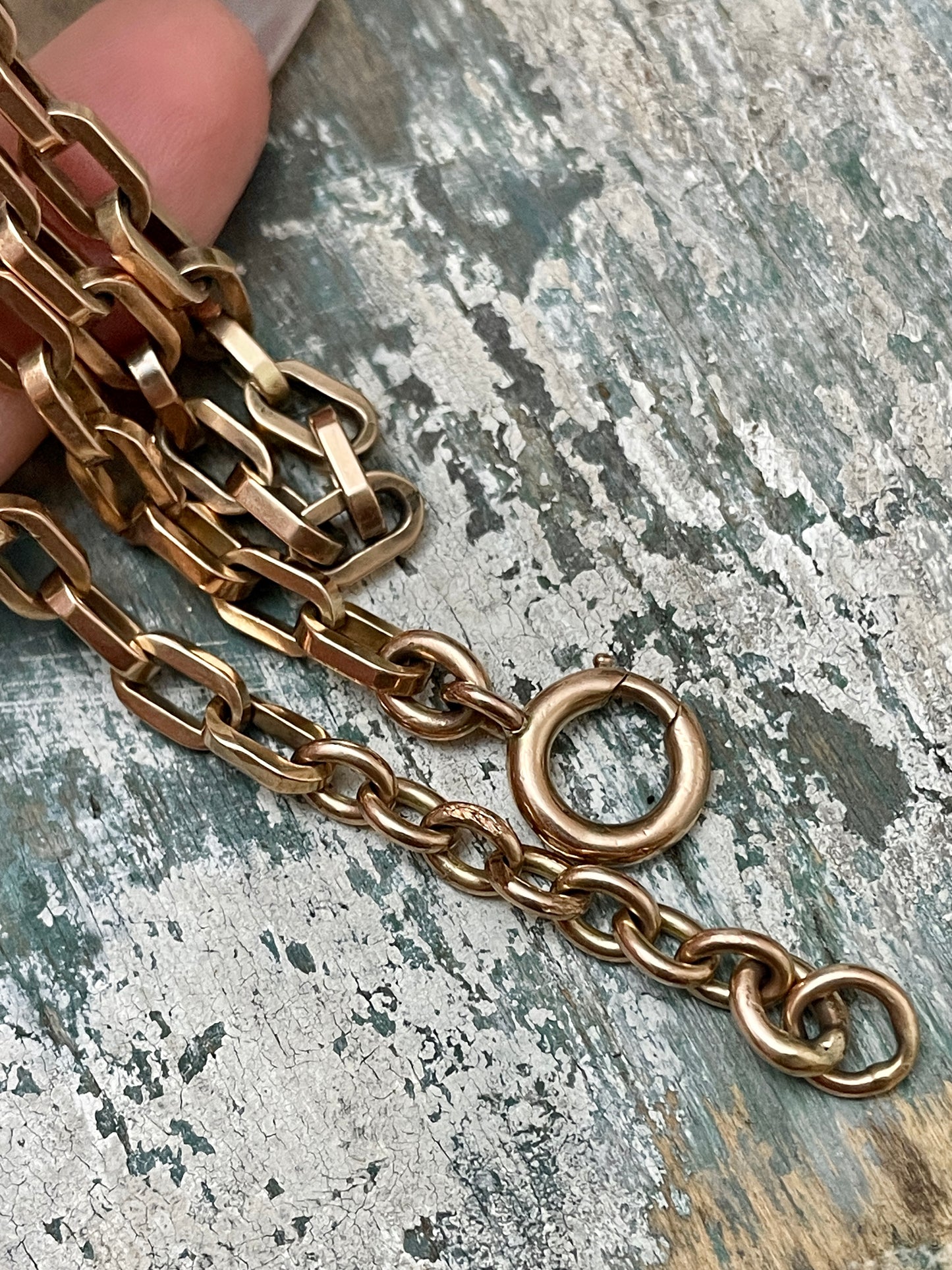 Antique rosy yellow 9K oval link chain