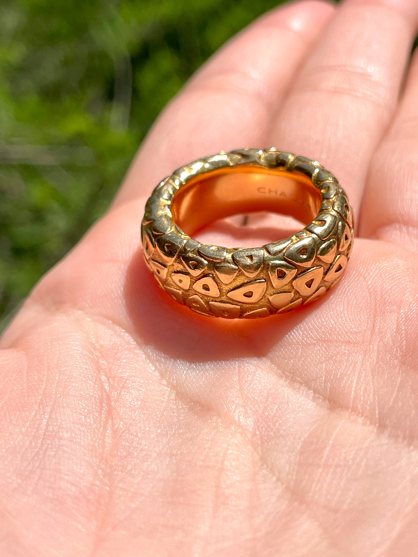 Vintage yellow 18K Chaumet Paris circa 1960s Carrouse wide donut band, size 6.25
