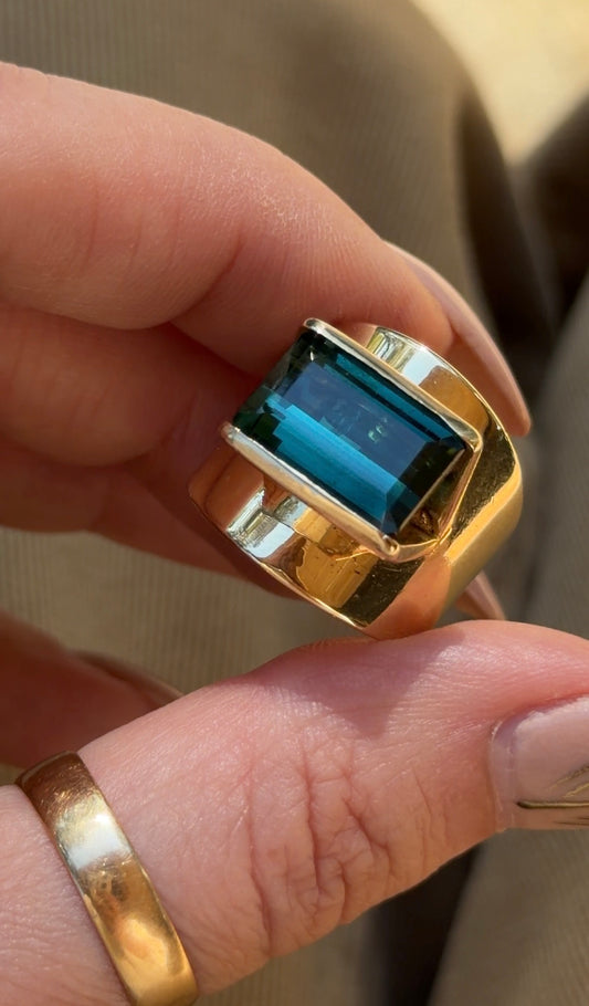 Vintage yellow 14K channel set green tourmaline approx 9.6 ctw statement ring, size 6.75