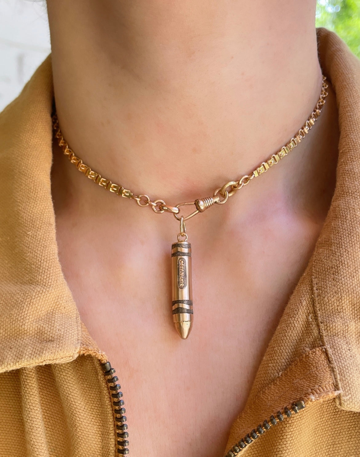 Vintage rosy yellow 10K gold engraved crayon pendant