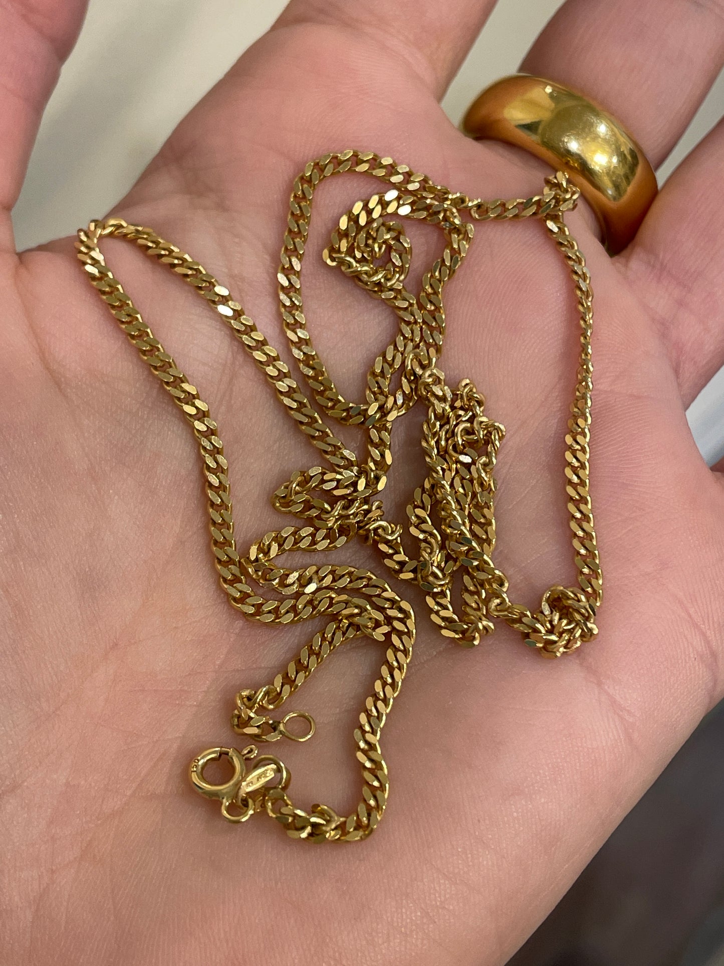 Vintage yellow 18K gold solid curb link chain, 23 and 5/8 inch